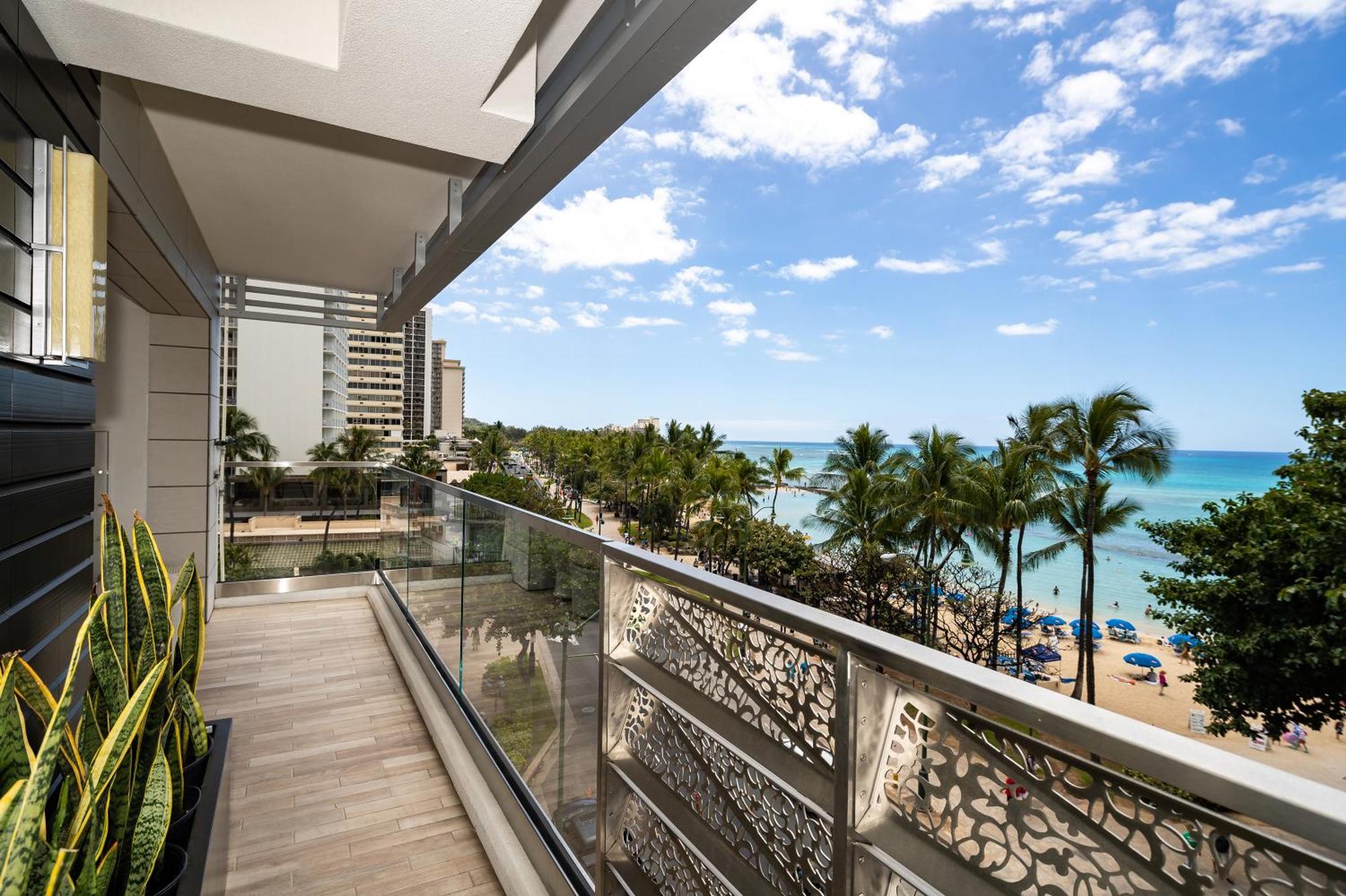 Espacio The Jewel Of Waikiki Honolulu Exteriör bild
